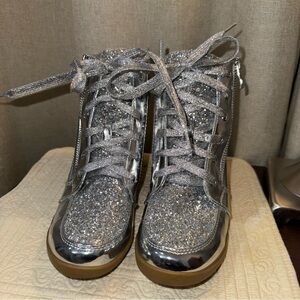 Forever Link Silver Sparkle High-Tops Size 9